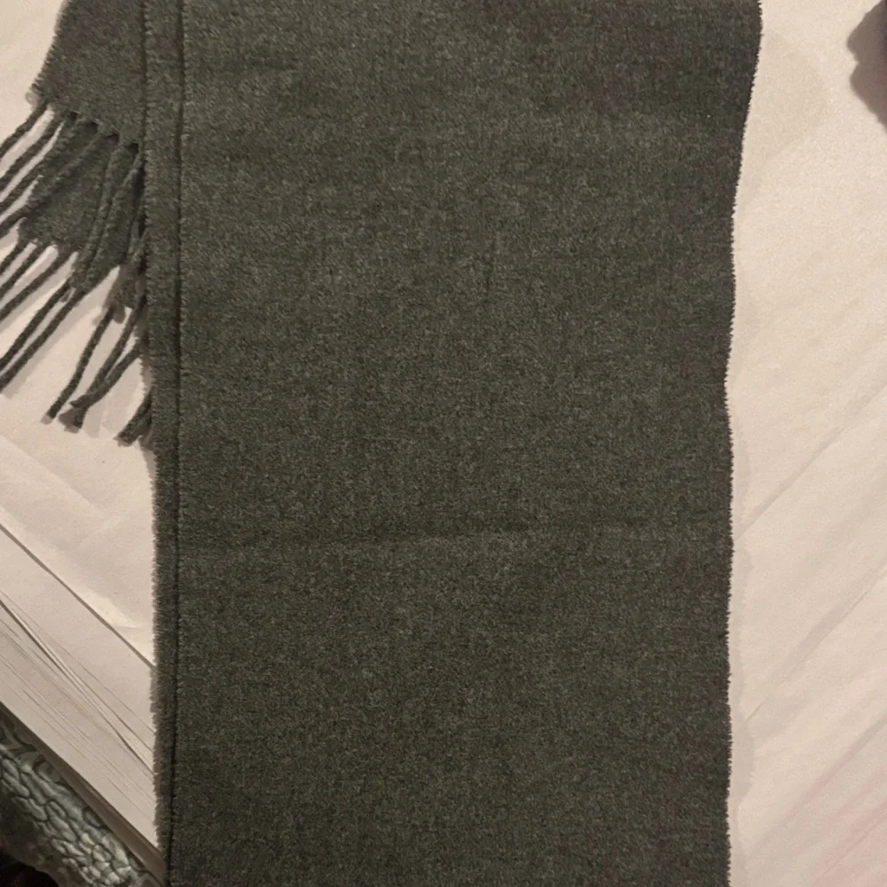 Polo by Ralph Lauren 100% Wool Dark Gray Scarf with Fringe